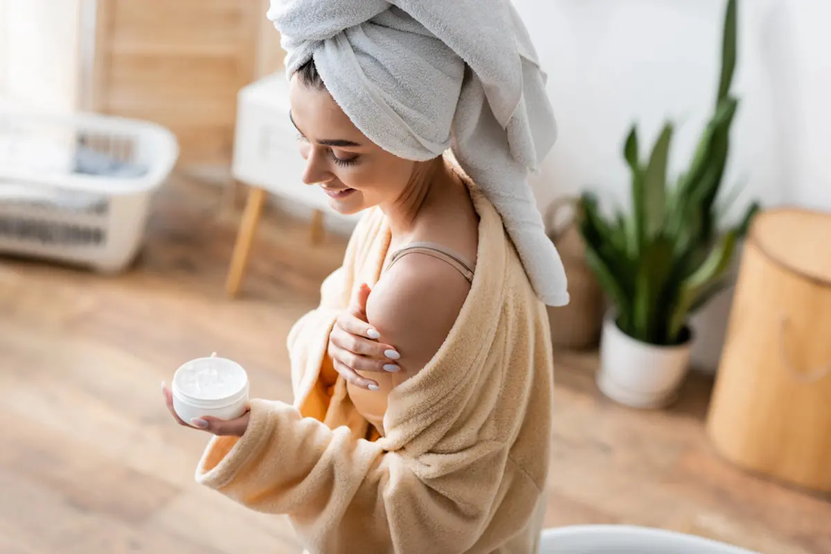 5 Tips Pakai Body Butter agar Kulit Lembap Maksimal tanpa Rasa Lengket