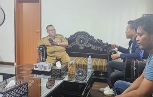 Pekerja proyek di NTB. (Liputan6.com/Hans Bahanan)