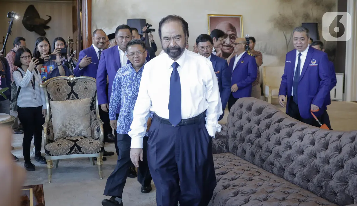 Ketum Partai Nasdem Surya Paloh terima kunjungan Presiden PKS Sohibul Iman bersama jajaran di DPP Nasdem, Jakarta, Rabu (29/1/2020). Sohibul mengatakan, kunjungan kali ini sebagai bentuk kunjungan balasan yang pernah dilakukan Paloh dan jajaran Nasdem akhir Oktober 2019. (Liputan6.com/Faizal Fanani)