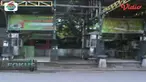 Di hari pertama Ramadan di Kota Solo, banyak warung kaki lima, warung tenda hingga rumah makan yang memilih tutup.