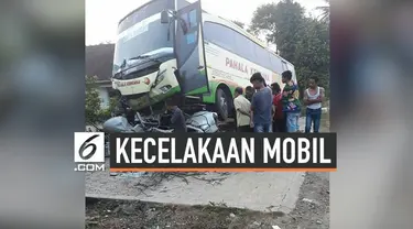 Kecelakaan lalu lintas terjadi di Bukit Kemuning, Lampung pada Seni (29/7).