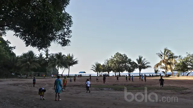 Lapangan Base G dan Samudra Pasifik