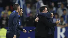 Pelatih Barcelona Xavi Hernandez rayakan keberhasilan skuad meraih gelar juara Liga Spanyol usai menggebuk Espanyol 4-2 di RCDE Stadium (AFP)