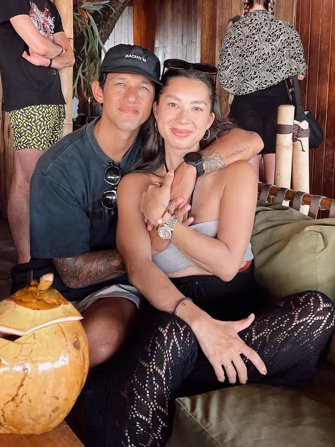 Jennifer dan Irfan Bachdim selalu romantis (Instagram/jenniferbachdim)