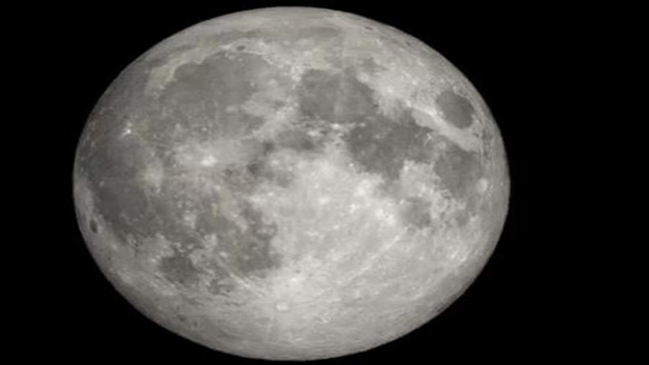 Ilustrasi gerhana bulan total