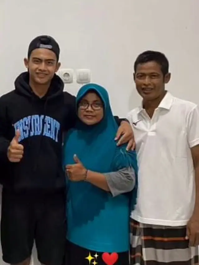 6 Potret Kesederhanaan Ayah Pratama Arhan, Sosok Hebat di Balik Kesuksesan Anak