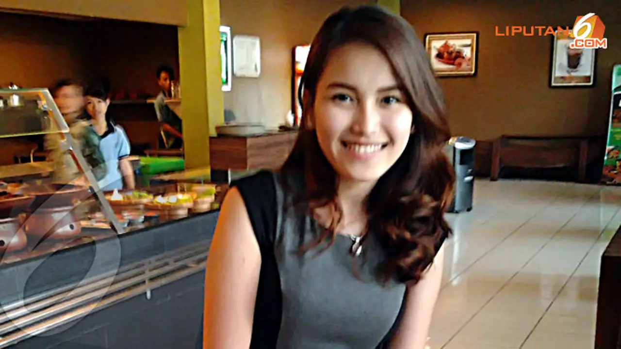 ayu-ting-ting-131024b.jpg