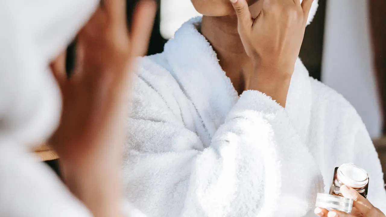 Selalu gunakan moisturizer