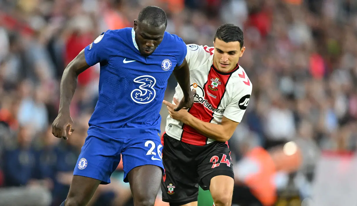 Mohamed Elyounoussi. Sayap kiri berusia 28 tahun ini kini tengah menjalani musim ke-5 bersama Southampton di Liga Inggris. Ia didatangkan pada awal musim 2018/2019 dari FC Basel dengan nilai transfer 18 juta euro dan masih terikat kontrak hingga Juni 2023. Pada musim 2019/2020 dan 2020/2021 ia sempat dipinjamkan ke Glasgow Celtic. Musim ini ia telah tampil dalam 6 laga di semua ajang. Bersama Timnas Norwegia ia telah mengoleksi 45 caps dengan raihan 9 gol dan 4 assist sejak melakukan debut pada 18 Januari 2014. (AFP/Glyn Kirk)