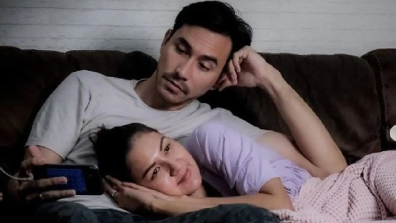 Cara Unik Donna Agnesia  dan Darius Sinathrya Rayakan Valentine di Rumah