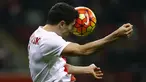 Aksi Striker Polandia, Robert Lewandowski, saat bertanding dalam laga persahabatan melawan Islandia di Stadion Nasional, Warsawa, Polandia, (13/11/2015). (Reuters/Kacper Pempel)