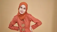 ilustrasi kebaya/ Sallehudin Ahmad/shutterstock.com
