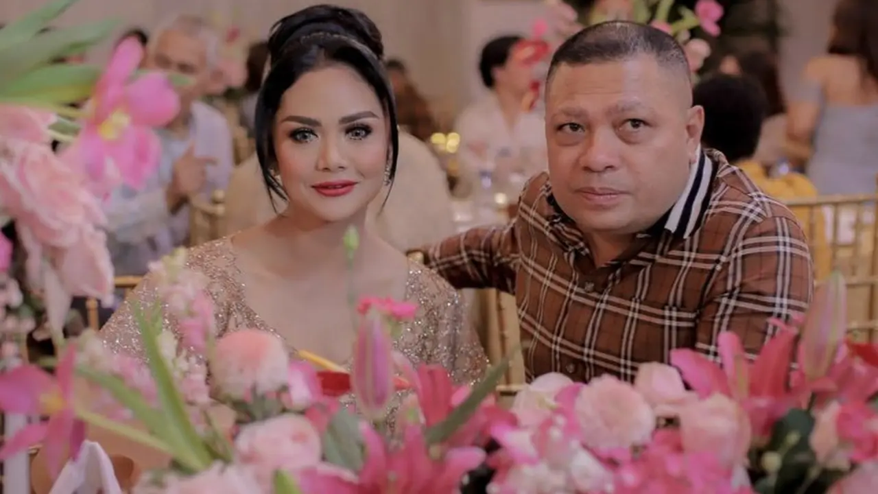 Tampilan Para Artis di Acara Ulang Tahun Krisdayanti