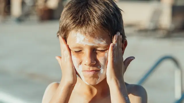 5 Cara Pakai Sunscreen yang Benar untuk Lindungi Kulit dari Cuaca Panas Ekstrem