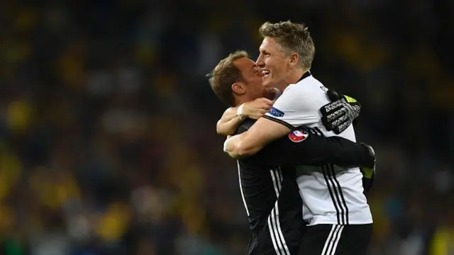 Manuel Neuer dan Bastian Schweinsteiger