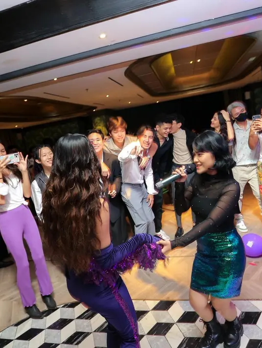 <p>Mengusung tema pesta dansa, acara ultah Naura Ayu berlangsung sangat meriah. (FOTO: instagram.com/naura.ayu)</p>