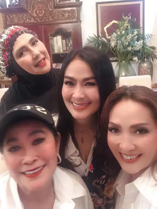 Jenny Rachman Ultah ke-63 (Instagram/yatioctaviapangky)