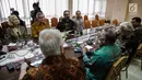 Sejumlah tamu kehormatan dari Amerika menemui Utusan Khusus Presiden untuk Dialog dan Kerja Sama Antar-agama dan Peradapan (UKP-DKAAP) Din Syamsuddin di Jakarta, Selasa (28/11). Pancasila disinggung dalam pembicaraan itu. (Liputan6.com/Faizal Fanani)