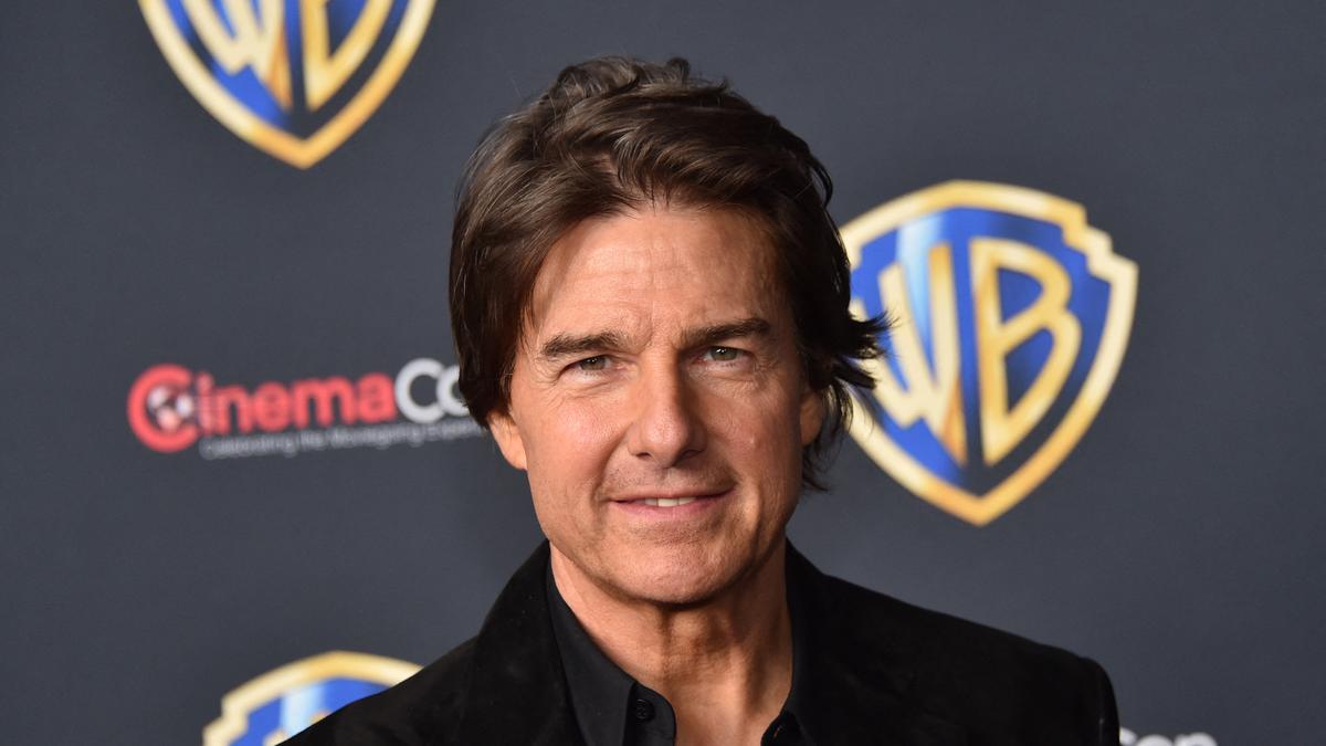 Suri Anak Tom Cruise - Katie Holmes Copot Nama Belakang Sang Ayah, Ini Gantinya