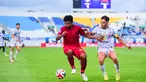 Pertandingan lanjutan BRI Super League 2025/2026 antara Arema FC melawan Madura United lekat dengan aroma nostalgia. Laga tersebut berlangsung di Stadion Kanjuruhan, Malang, Selasa (23/12/2025). (Bola.com/Iwan Setiawan)