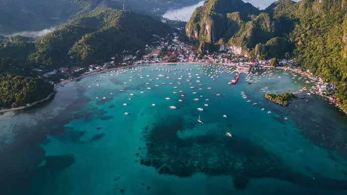 [Fimela] Tren Wisata 2018