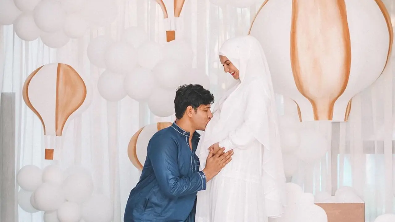 6 Momen Acara 7 Bulanan Irish Bella, Penuh Khidmat