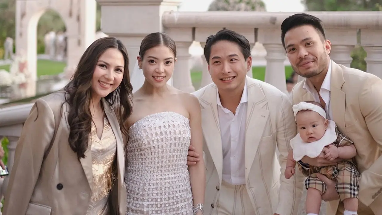 5 Gaya Glamor Keluarga Kecil Jessica Mila Hadiri Pernikahan Anak Hary Tanoesoedibjo di Amerika