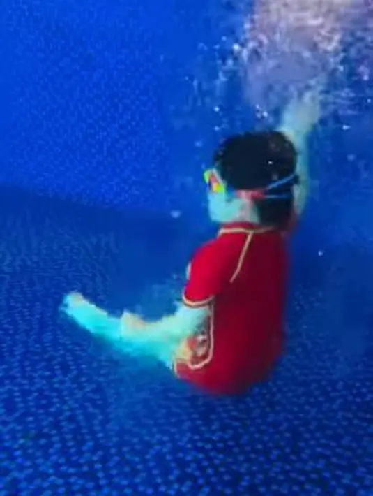 Raphael Moeis, anak Sandra Dewi, rajin latihan taekwondo dan renang (Instagram/sandradewi88)