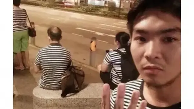 6 Momen Tak Terduga Ketemu Baju Kembar di Jalan Raya, Jadi Salting