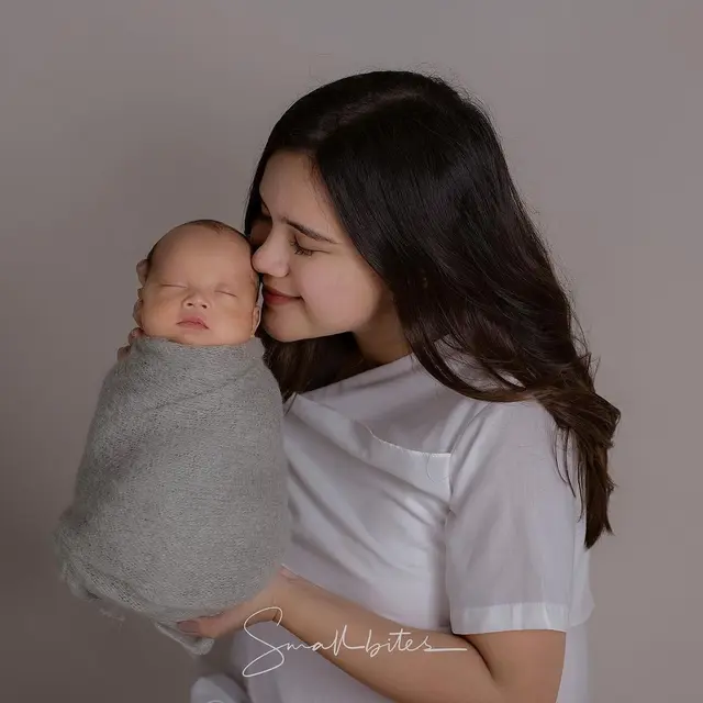 Potret Audi Marissa Saat Momong Anak. (Sumber: Instagram/audimarissa)