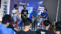 Bersama Mobil&trade;️ Gasoline 92, Persib kembali menggelar Sampurasun di Lo.Lo Coffee and Resto di Kabupaten Indramayu, Minggu (26/2/2023) malam. (Bola.com/Erwin Snaz)