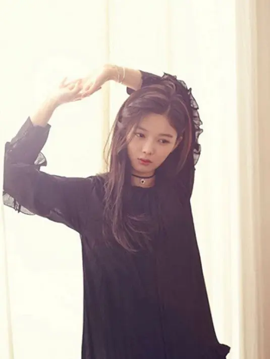 Irene ‘Red Velvet’, salah satu wanita yang cemburu melihat kedekatan Park Bo Gum dan Kim Yoo Jung. Terlihat saat Irene mengatakan bahwa dirinya dan Gum memiliki chemistry yang jauh lebih baik dibanding Kim Yoo Jung. (Instagram/Kimyoojungfanpage)