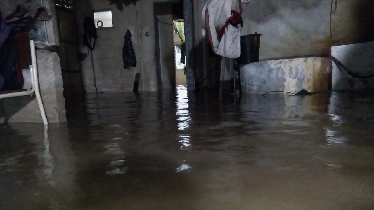 Banjir melanda kepulauan bersemboyan 'Simeulue Ate Fulawan' atau Simeulue Berhati Emas tadi malam.