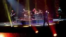Konser akbar ini bertempat di Tennis Indoor Senayan, Jakarta, menjadi penanda penting dalam perjalanan karier mereka. Tampak dalam foto, grup band Padi Reborn saat tampil dalam Konser Dua Delapan yang digelar di Tennis Indoor, Gelora Bung Karno, Senayan, Jakarta, Sabtu (31/1/2026) malam. (Kapanlagi.com/Budy Santoso)