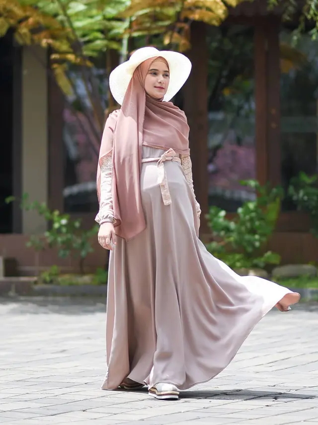 6 Potret Terbaru Nadya Mustika Pakai Gamis, Baby Bumpnya Kian Terlihat