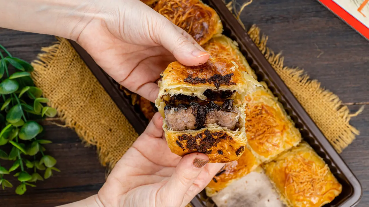 5 Resep Bolen Pisang Coklat yang Enak dan Legit, Cocok Jadi Teman Ngeteh