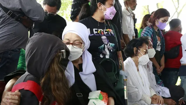 [Fimela] Pemakaman Bob Tutupoly