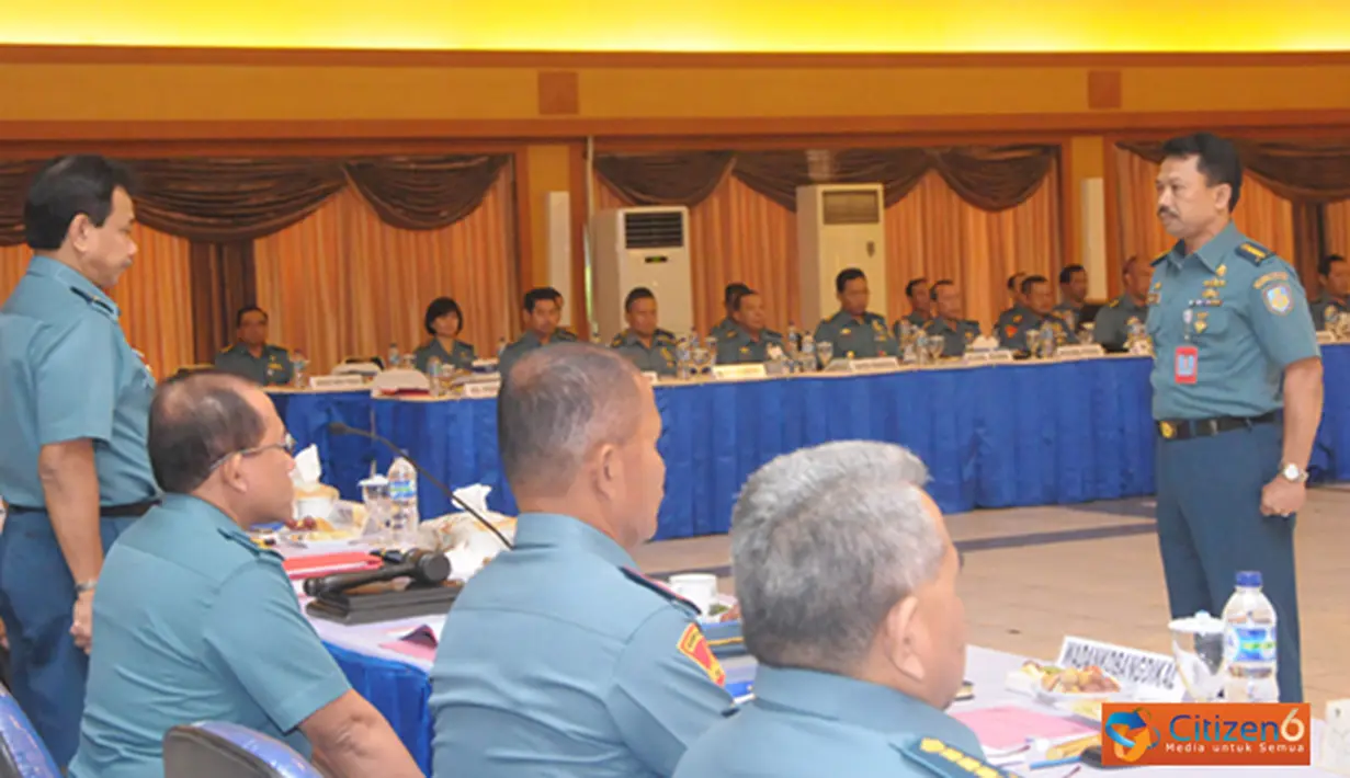 Citizen6, Surabaya: Hadir dalam sidang Pantuhir kali ini, antara lain Wakil Komandan Kobangdikal Brigjen TNI Sturman Panjaitan, Kepala Dinas Pendidikan Angkatan Laut dan Kepala Dinas Administrasi Personel Angkatan Laut. (Pengirim: Penkobangdikal). 