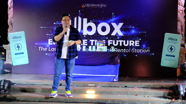 I Queenz (Idancestudio Jakarta) dan Ofel Vocal Course Kelapa Gading ikut meramaikan acara opening power bank