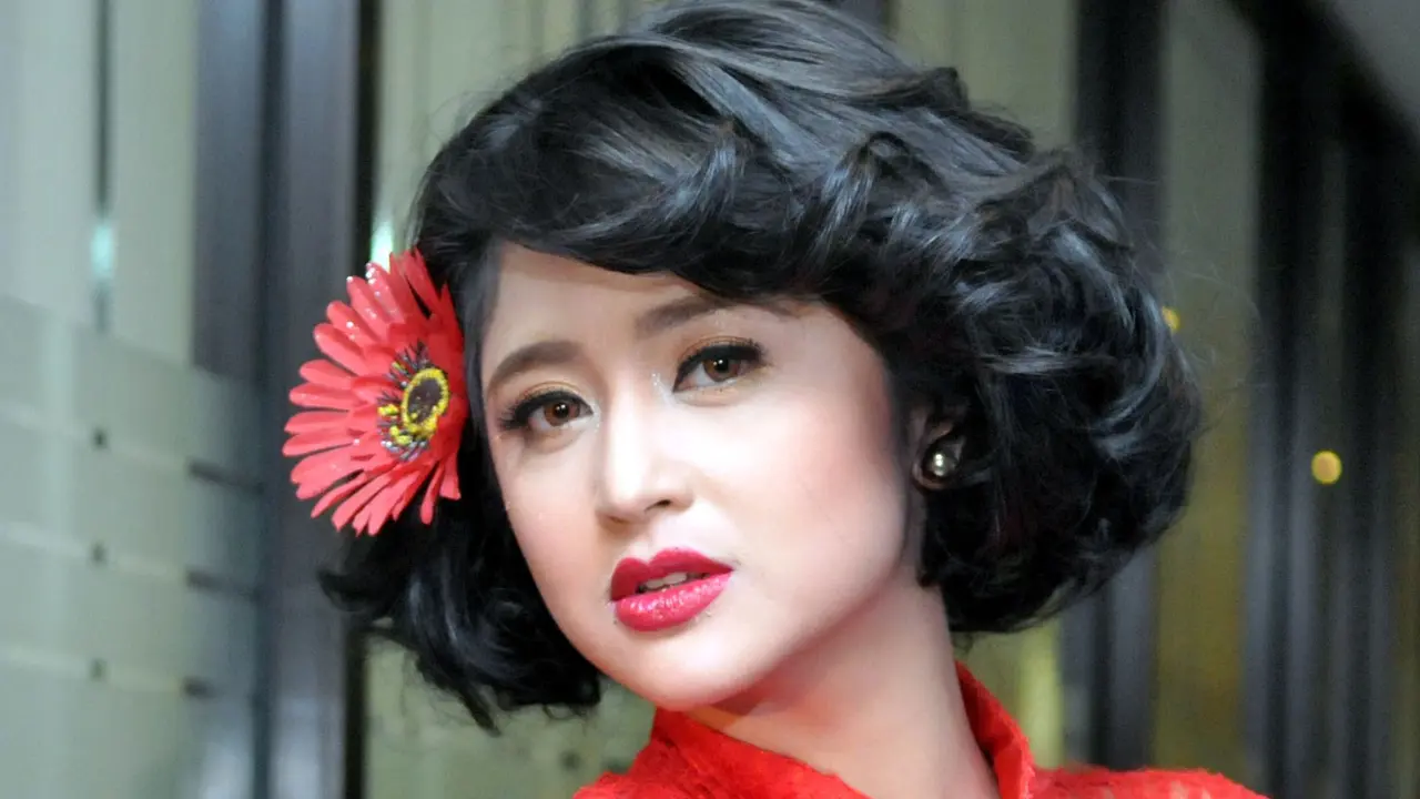 Dewi Perssik