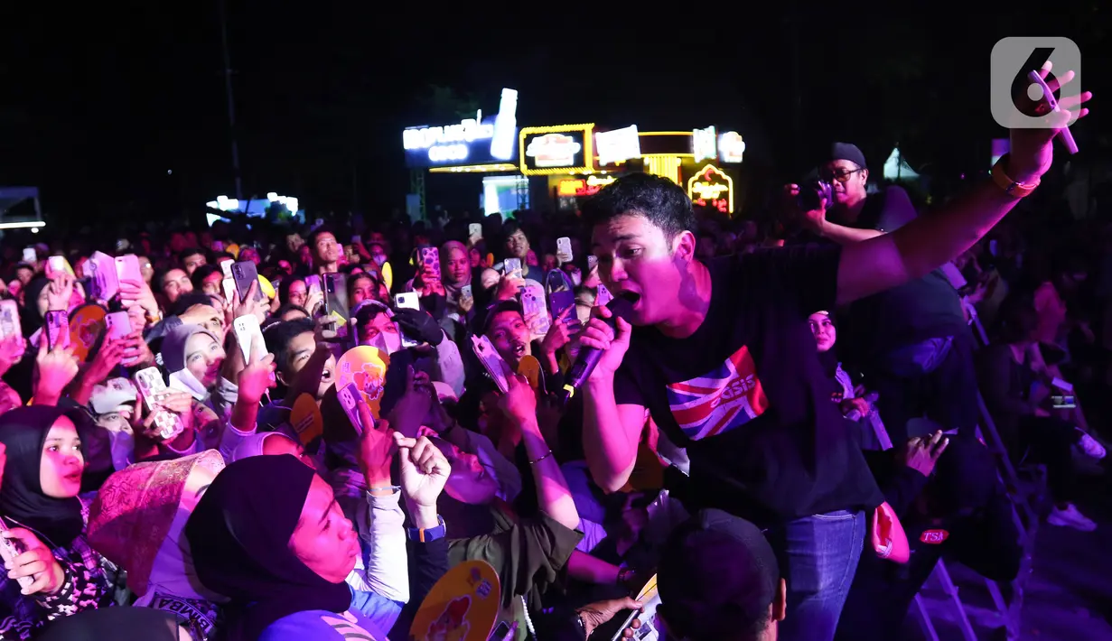 Konsep Hybrid Event dengan tema Hiburan Di Akhir Pekan, mengusung ngabuburit dengan banyak hiburan. (Liputan6.com/Herman Zakharia)