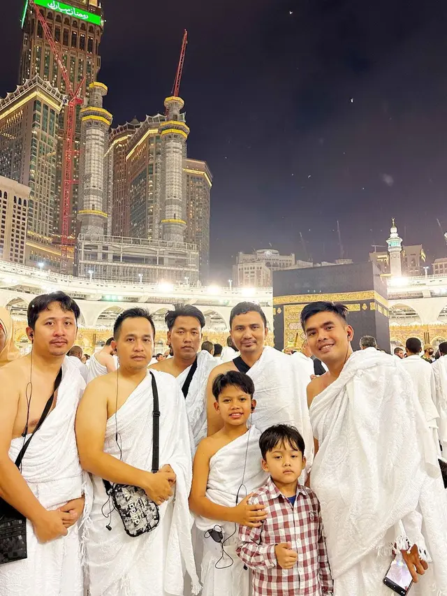 6 Momen Farel Prayoga Jalani Ibadah Umroh, Banjir Doa