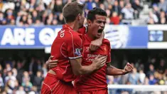 Steven Gerrard didatangkan oleh Aston Villa untuk menggantikan Dean Smith untuk mengisi kursi manajer mereka. Diparuh musim, The Villans berusaha meningkatkan performa mereka dengan menggait mantan rekan Gerrard di Liverpool, Philippe Coutinho pada bursa transfer Januari 2022. (AFP/Adrian Dennis)