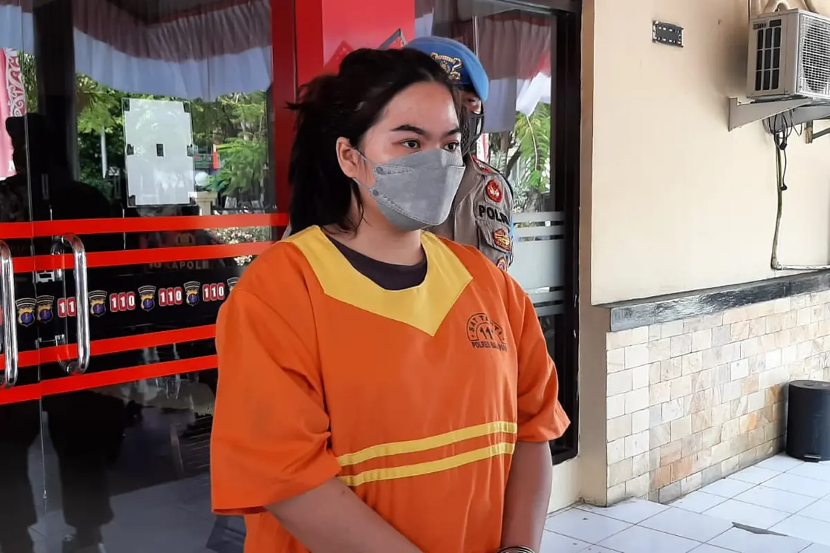 Pelaku penipuan