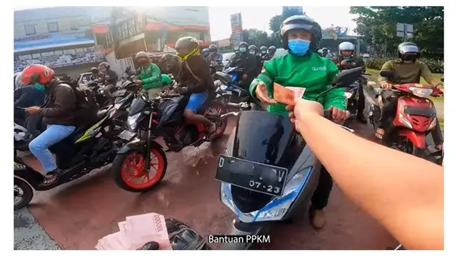 Usai Donasi Rp 1 Miliar ke Reza Arap, Doni Salmanan Bagikan Uang Bantuan PPKM di Jalanan