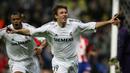 <p>Antonio Cassano. Striker berusia 39 tahun yang pensiun bersama Hellas Verona pada Oktober 2018 ini pernah berseragam Real Madrid selama dua musim pada 2005/2006 dan 2006/2007. Ia meraih 1 gelar Liga Spanyol bareng Real Madrid pada musim debutnya 2006/2007. (AFP/Philippe Desmazes)</p>