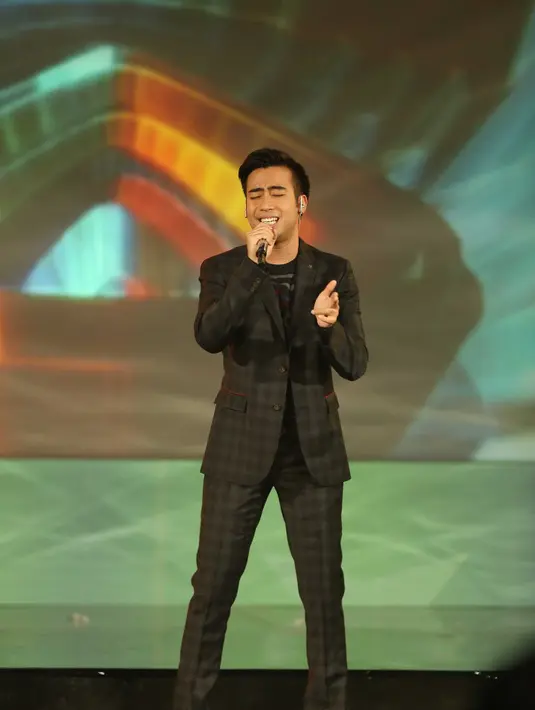 . Kenakan apa yang Vidi suka, adalah penunjang percayadiri penampilan dengan pakaian selera sendiri, sehingga percaya diri akan mudah ia dapatkan. (Nurwahyunan/Bintang.com)