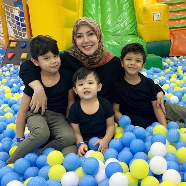 [Fimela] Ratna Galih