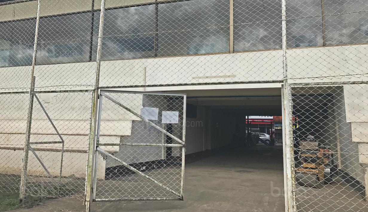 Gerbang masuk menuju Stadion Padonmar, Yangon, Myanmar (09/09/2017). Selama Piala AFF U-18 2017 stadion tersebut menjadi tempat berlatih Garuda Nusantara. (Bola.com/Aning Jati)