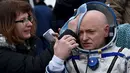 Astronot AS, Scott Kelly saat mendarat di kota Dzhezkazgan, Kazakhstan , (2/3). Misi mereka ke luar angkasa untuk  membuka jalan bagi manusia perjalanan menuju Mars. (REUTERS / Kirill Kudryavtsev)